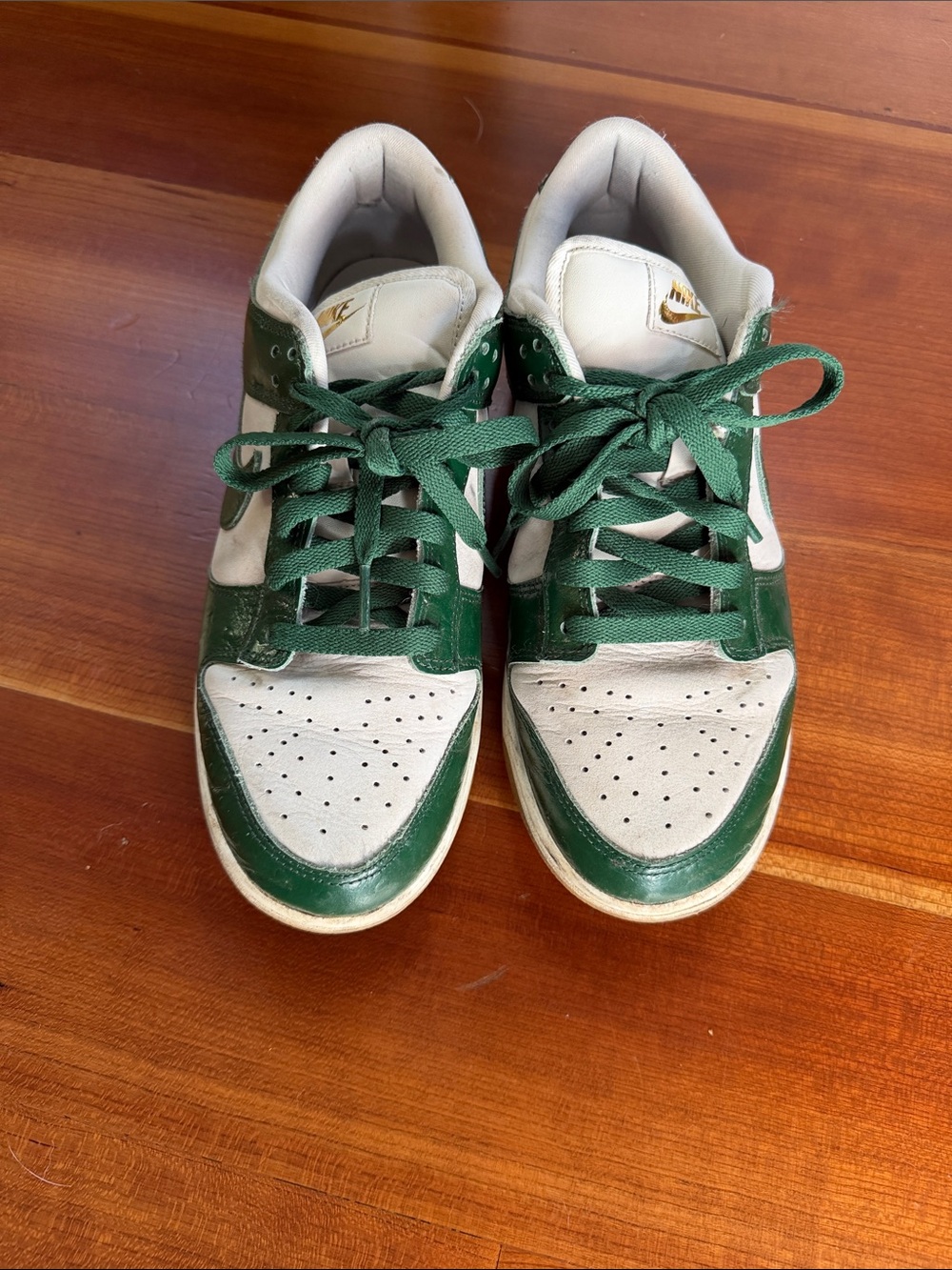 Nike Kids Green and White Low-Top Sneakers with Gold Logo